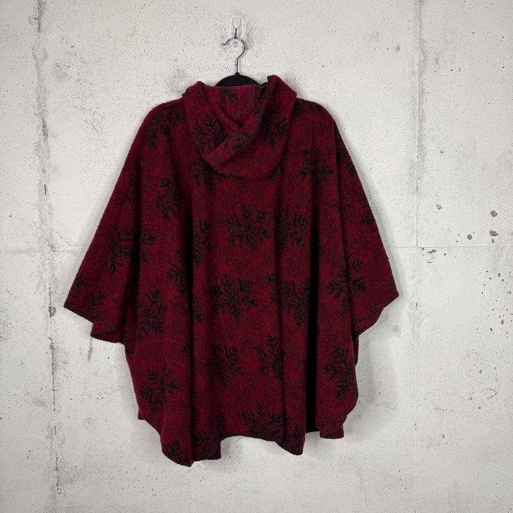 The Vermont Country Store Snowflake Hooded Poncho Cape Shawl Sweater - Picture 6 of 10